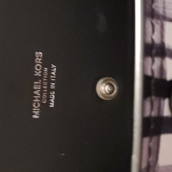 MICHAEL KORS COLLECTION Limited edition beautiful black and white shoulder bag😍 - Picture 3 of 9